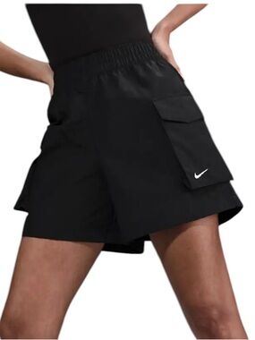 NWT Nike Essential Woven High Waist 5" Cargo Shorts Black Size Small